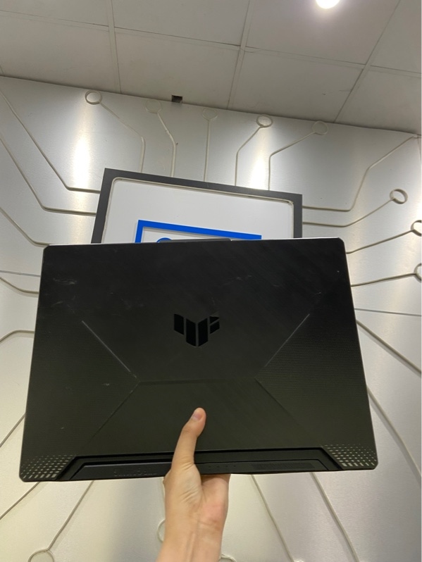 Laptop Asus Tuf Gaming F15 FX506HC - I5-11400H - Ram8/512GB SSD - RTX 3050 - Pin 70% - Màu đen - Ngoại hình: 97% - Màn phản quang, ám hồng, - Kèm sạc