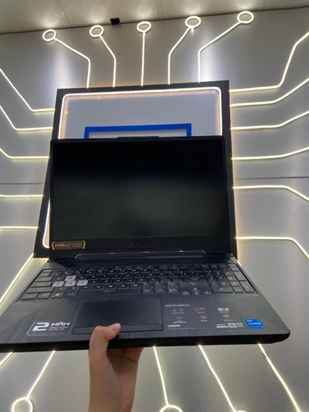Laptop Asus Tuf Gaming F15 FX506HC - i5-11400H- RTX 3050 - Ram 16/512GB SSD - Pin 66% - Màu đen - Ngoại hình: 97% - Màn phản quang 2 đường - Kèm Box + sạc 1