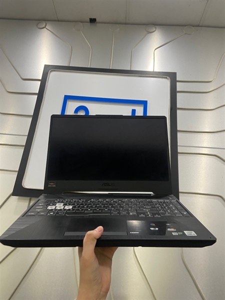 Laptop Asus Tuf Gaming F15 FX506LH - Ram 32/512GB - SSD tốt - i5-10300H - GTX 1650 - Pin 60% - Màu đen - Ngoại hình: 97% - Lủng một lỗ mặt C, mất camera, màn phản quang 2 chấm - Kèm sạc 1