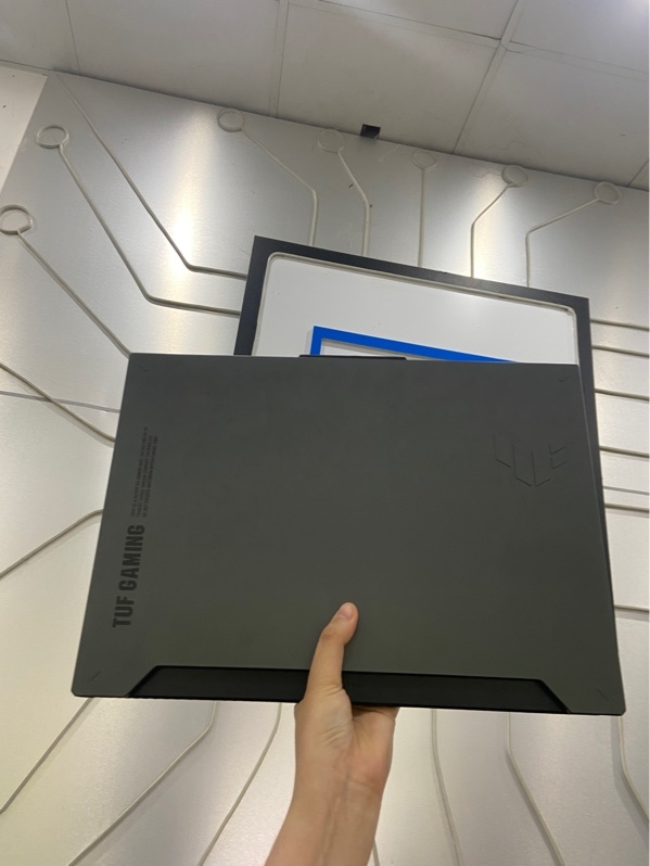 Laptop Asus Tuf Gaming F15 FX507VU - i7-13620H - Ram 16/512GB SSD Tốt - RTX 4050 6GB - Pin 77% - 4 chấm phản quang, 2 điểm chết pixel - Màu đen - Ngoại hình: 97% - Kèm sạc