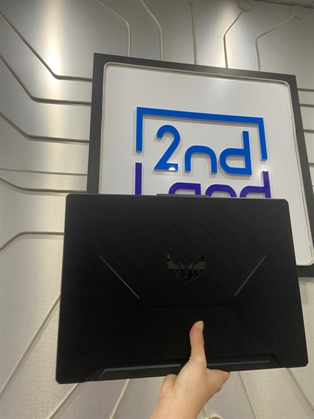Laptop Asus Tuf Gaming F15 - i5-10300H - GTX 1650 - Ram 8/512GB SSD - Pin 68% - Màu đen - Ngoại hình: 98% - Viền ám vàng nhẹ - Kèm sạc