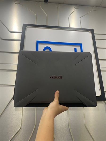 Laptop Asus Tuf Gaming FX505 - Ryzen 7 3750H - Ram 8GB - GTX 1650 SSD 512GB - Pin 50% - Màu đen - Ngoại hình: 97% - Màn ám viền - Body - Kèm sạc