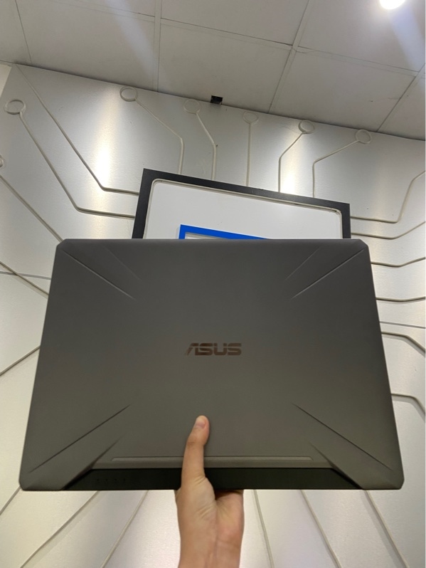 Laptop Asus Tuf Gaming FX505DT - Ryzen 5 3550H - GTX 1650 4GB - Ram 16/512GB SSD - Pin 60% - Màu đen - Ngoại hình: 97% - Màn ám hồng - Kèm sạc