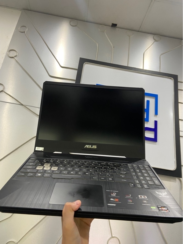 Laptop Asus Tuf Gaming FX505DT - Ryzen 5 3550H - GTX 1650 4GB - Ram 16/512GB SSD - Pin 60% - Màu đen - Ngoại hình: 97% - Màn ám hồng - Kèm sạc