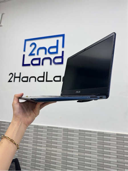 Laptop Asus UX430UNR - i7-8550U - 8/512SSD - Màu xanh - Pin 46% (pin phồng) - Ngoại hình 97% - Tróc viền ron màn hình, màn phản quang, viền ám hồng, mất 2 ốc đít, hư touch pad vật lý, loa rè, liệt 1 phím - Body, kèm sạc 2