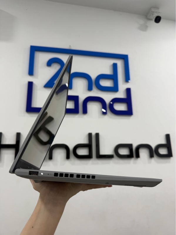 Laptop ASUS VIVOBOOK 14 M1405YA - AMD RYZEN 5 7530U - 8gb/SSD 512gb - Màu bạc - Pin 80% - Ngoại hình 97% - Màn vàng , mất vân tay , trầy nhiều , tróc sơn - Kèm sạc