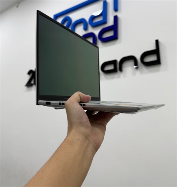 Laptop Asus Vivobook 14 X Oled K3405VC - i9 13900H - RTX3050 - Ram 16/512GB SSD (95%) - Pin 83% - Màu bạc - Ngoại hình 97% - Kèm sạc 2