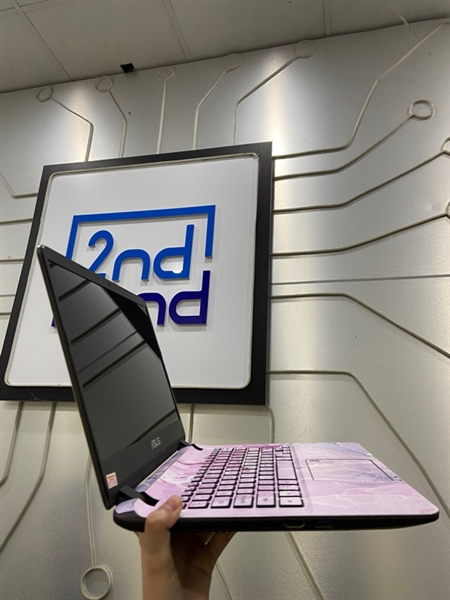 Laptop Asus Vivobook 14 X407 UBR - i5-8250U - Geforce MX 110 - Ram 8/128GB SSD - 500GB HDD - Pin 33% - Màu đen - Ngoại hình: 97% - Có dán skin hồng, mất 1 ốc mặt D, màn ám hồng, 2 đốm phản quang, bầm phím nhẹ, hư vân tay - Kèm sạc - không bảo hành 2