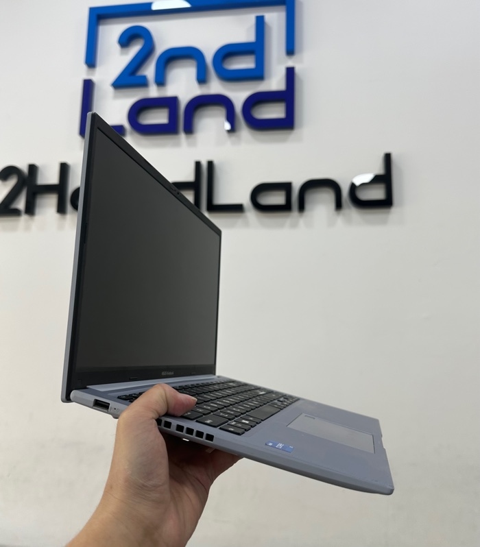 Laptop Asus Vivobook 15 X1502ZA-EJ120W - i5 1240P - Ram 8/512GB (97%) - Pin 31% - Màu xanh - Ngoại hình 97% - Màn phản quang rộp - Kèm sạc