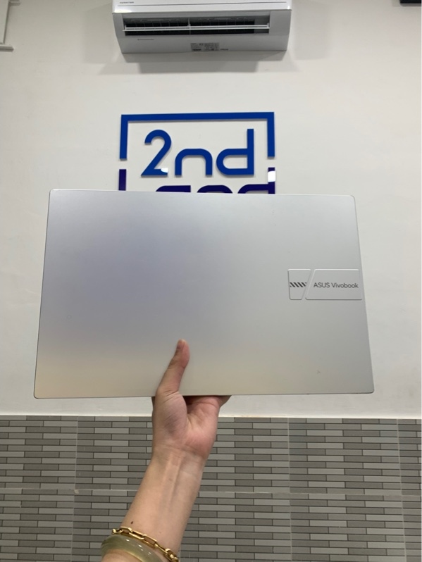 Laptop Asus Vivobook 15 X1504VA - i3-1315U - Ram 16gb/ssd 512gb - Màu trắng - Pin 83% - Ngoại hình: 97% - Màn phản quan + ám hồng - Kèm sạc