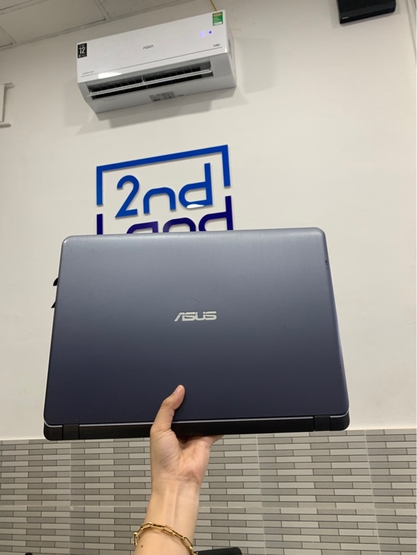 Laptop Asus vivobook 15 X507UAR - I5-8250u - Ram 4/256 ssd - Màu đen - Pin 80% - Ngoại hình: 96% - Kèm sạc