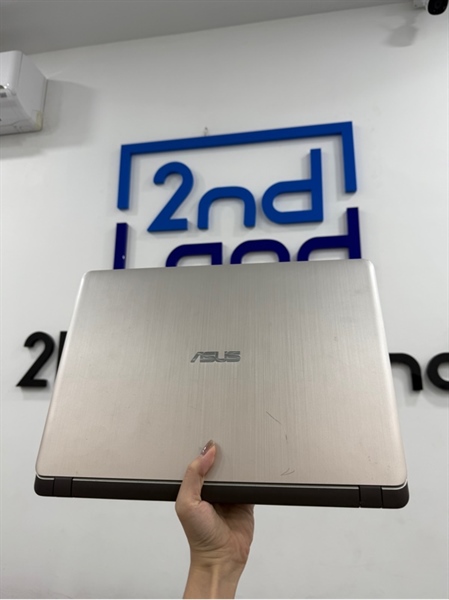 Laptop Asus Vivobook 15 X507UF - i5 8250U - Ram 4GB Card Geforce MX130/ HDD 1TB (Raid) - 128GB SSD ( Raid) - Màu xám - Pin thay new - Ngoại hình 97% - Màn ám hồng , phản quang , hằn phím , máy trầy nhiều - Kèm sạc