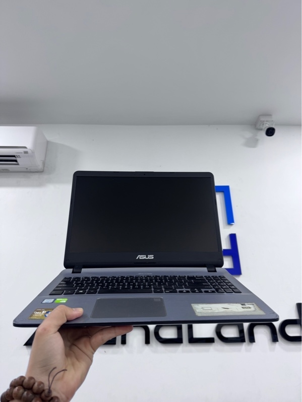 Laptop Asus Vivobook 15 X507UF - i5-8250U - ram 8Gb - SSD 120Gb - HDD 1Tb - Card Geforce MX130 - Sức khoẻ ổ SSD 58% - Màu xám - Pin thay - Ngoại hình 97% - Trầy xước, phản quang - Kèm sạc