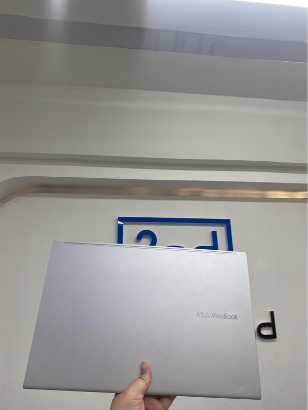 Laptop Asus VivoBook 15 X515EA - i3-1115G4 - Ram 8/512Gb ssd - Màu bạc - Pin thay 100% - Ngoại hình 97% - Màn in phím, màn tối viền nhẹ - Kèm sạc