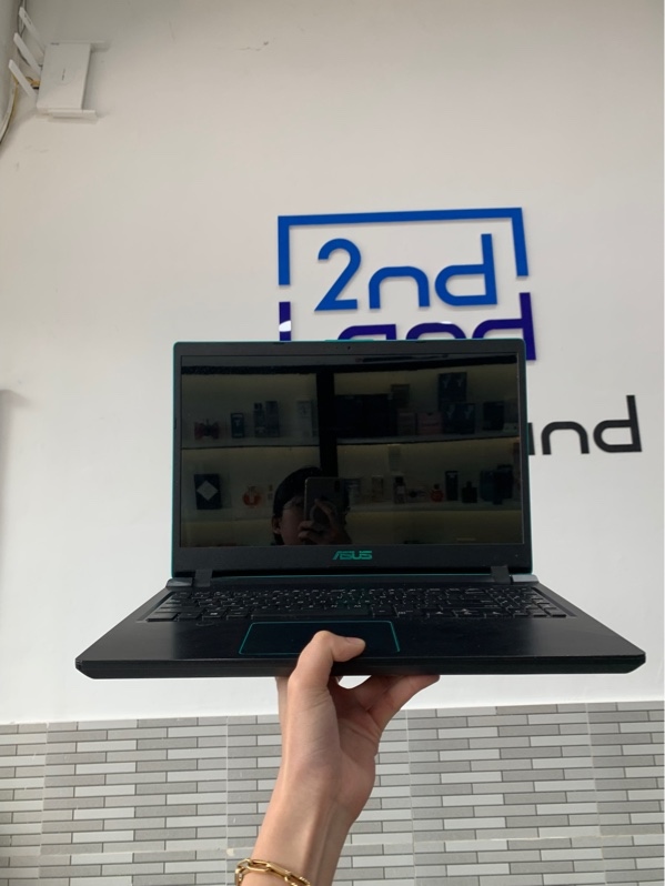 Laptop Asus Vivobook 15 X560UD - i5-8250U - GTX 1050 2GB - Ram 8GB/SSD 256GB - Màu đen - Pin hư - Ngoại hình: 97% - Màn ám hồng + phản quan + in phím, hư loa trái + rè loa phải - Kèm sạc - SP KHÔNG BẢO HÀNH