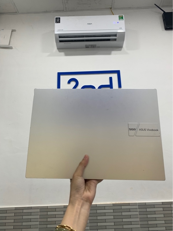 Laptop Asus Vivobook 16 X1605VA - i5-1335U - Ram 16GB/512GB - Màu bạc - Pin 98% - Ngoại hình: 97% - Màn phản quang vàng , bầm phím - Kèm sạc