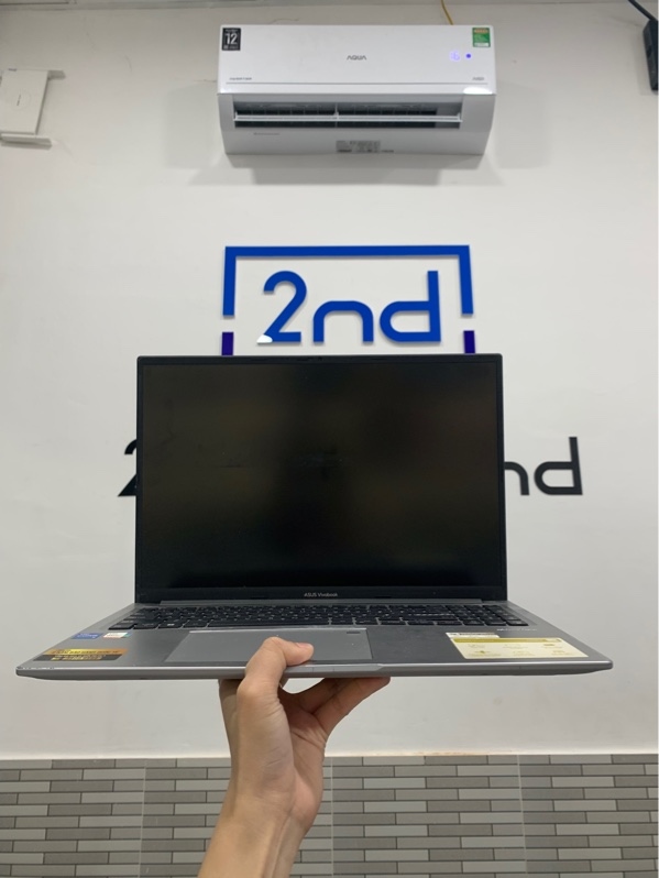 Laptop Asus Vivobook 16 X1605VA - i5-1335U - Ram 16GB/512GB - Màu bạc - Pin 98% - Ngoại hình: 97% - Màn phản quang vàng , bầm phím - Kèm sạc
