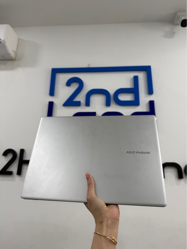 Laptop ASUS vivobook 16 X1607CA - chip ultra 5 255H - AI bosst - ram 16gb/ ssd 512gb - màn FHD 60HZ - Màu bạc - Pin 95% - Ngoại hình 97% - Màn hồng , trầy, bụi trong , máy trầy nhiều , ố , cấn góc , tróc sơn - Kèm sạc