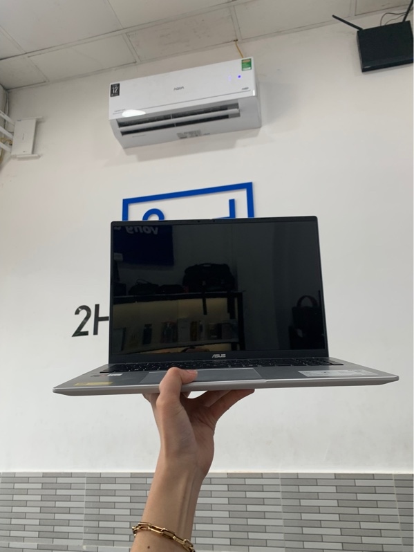 Laptop ASUS Vivobook 16X X1607QA - Snapdragon X X1-26-100 - RAM 16GB/SSD 512GB - Màu bạc - Pin 92% - Ngoại hình: 98% - Fullbox