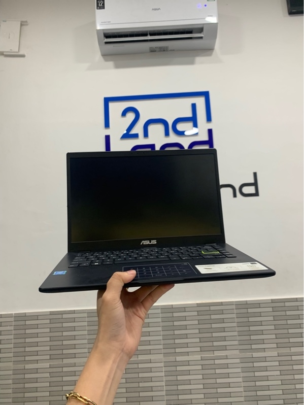 Laptop Asus vivobook e410mab - Celeron n4020 - Ram 4/64gb - Màu xanh - Pin 60% - Ngoại hình: 96% - Màn chết pixel nhiều, màn trầy, ám xanh, loa rè - Kèm sạc - SP KHÔNG BẢO HÀNH