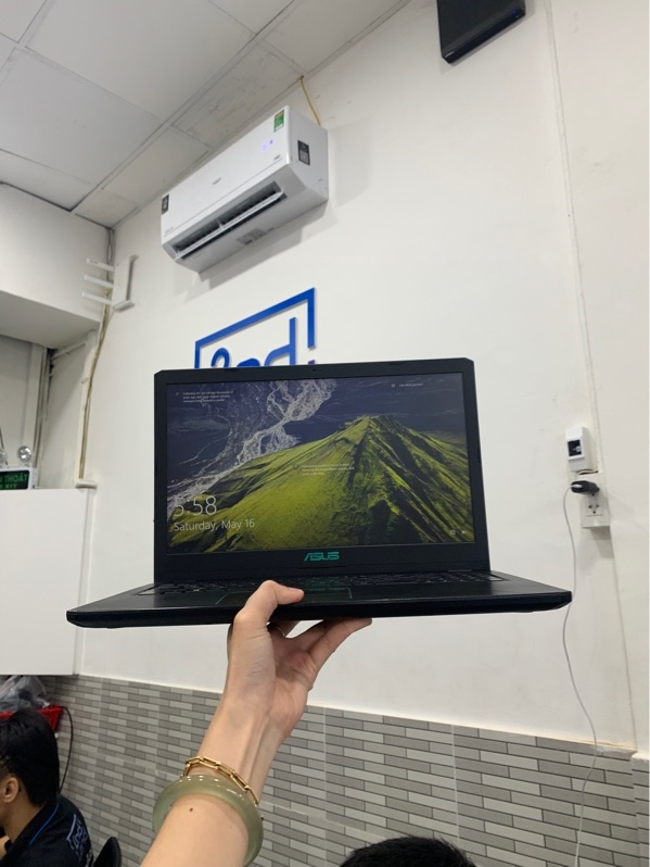 Laptop Asus Vivobook F570ZD - Ryzen 5 2500U - Ram 16GB/ 256GB SSD- Màu đen - Pin 49% - Ngoại hình: 97% - Viền ám hồng, màn phản quang - Kèm sạc