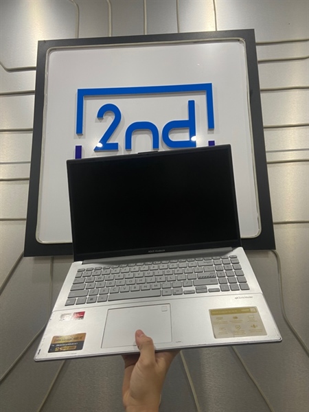 Laptop Asus Vivobook Go E1504 FA - AMD Ryzen 5 7520U - AMD Radeon Graphics 512GB SSD Ram 16GB - Pin 95% - Màu xám - Ngoại hình : 97% - Máy cấn vài chỗ - Body - Kèm sạc 1
