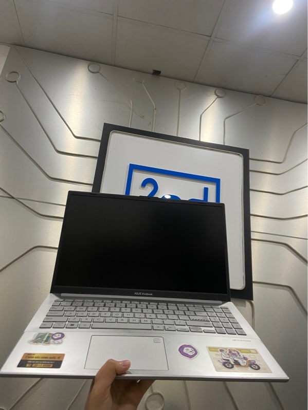 Laptop Asus Vivobook Go E1504FA - AMD Ryzen 5 7250U - Ram 16/512GB - Pin 84% - Màu bạc - Ngoại hình: 97.5% - Kèm sạc