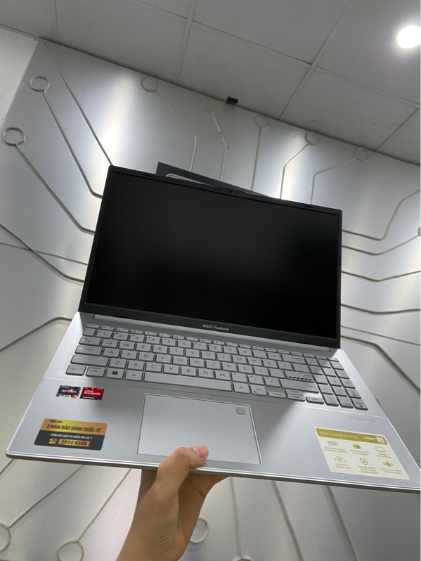 Laptop Asus Vivobook Go E1504FA - AMD Ryzen 5 7520U - Ram 16/512GB SSD - Pin 88% - Màu bạc - Ngoại hình: 98% - Kèm sạc