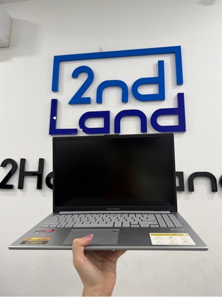 Laptop Asus Vivobook Go E1504FA - Ryzen 5 7520U - Ram 16GB/512gb SSD - Màu bạc - Pin 95% - Ngoại hình 98% - viền xước nhẹ - Kèm Box , kèm sạc lộ lõi 3