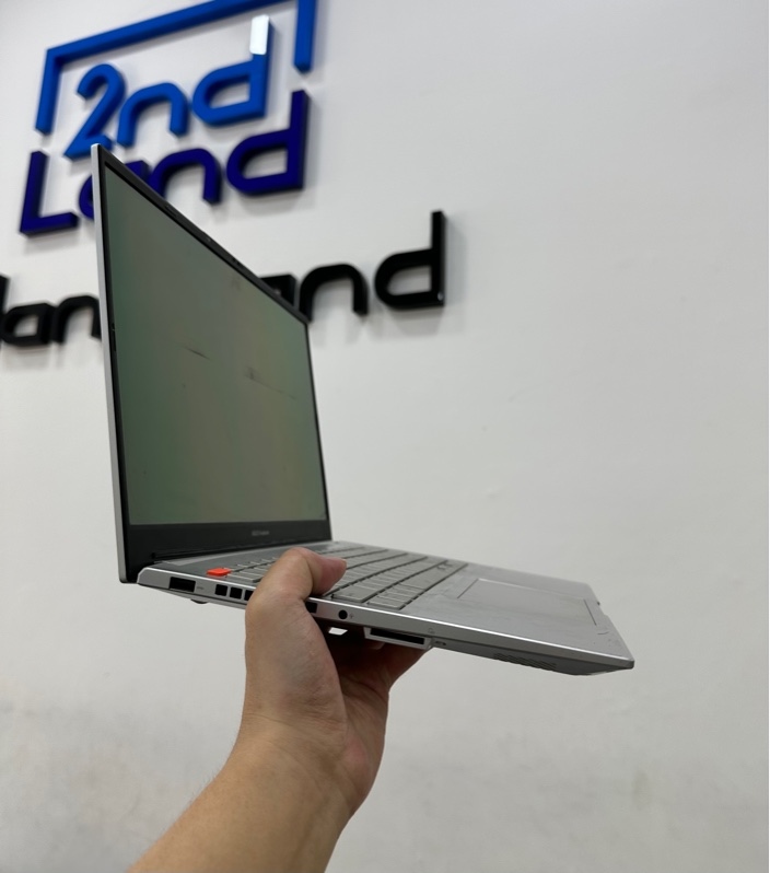 Laptop Asus Vivobook K6502ZC - i5 12450H - RTX 3050 - Ram 16/512GB SSD (89%) - Pin 73% - Màu bạc - Ngoại hình 97% - Màn ám rộp phím - Kèm sạc