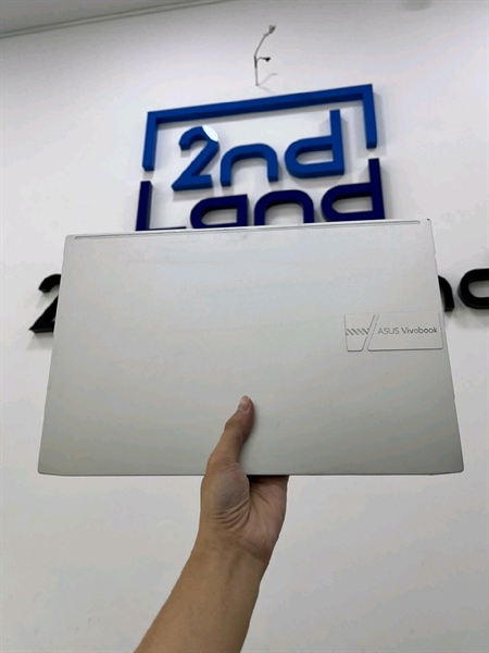 Laptop Asus Vivobook M3500QC - Ryzen 5 - 5600H - Card RTX 3050 4GB - Ram 16/512GB SSD - Pin 65% - Màu bạc - Ngoại hình 97% - Màn ám chết điểm pixel - Kèm sạc