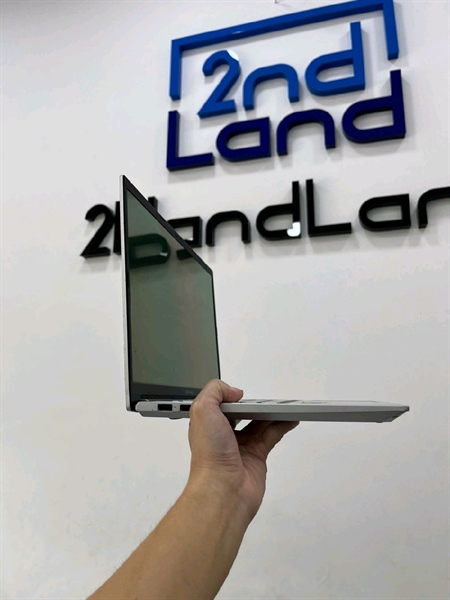 Laptop Asus Vivobook M3500QC - Ryzen 5 - 5600H - Card RTX 3050 4GB - Ram 16/512GB SSD - Pin 65% - Màu bạc - Ngoại hình 97% - Màn ám chết điểm pixel - Kèm sạc 2
