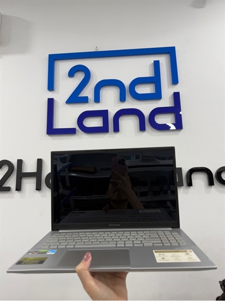 Laptop Asus Vivobook M6500RC - Ryzen 7 6800H/RTX 3050 - 16/512GB SSD - Màn Oled - 3K - 120Hz - Màu bạc - Pin 78% - Ngoại hình 97% - Màn ám vàng nhẹ , máy trầy , cấn góc - Kèm sạc 150W 2