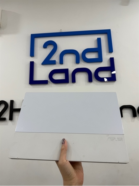 Laptop Asus Vivobook MJ401FA - Intel Core M3-8100Y - 4/128GB SSD - Màu trắng - Pin 66% - Ngoại hình 97% - Màn tối viền , phản quang 2 đốm - Kèm sạc