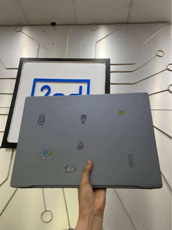 Laptop Asus Vivobook S 16 55606MA - Intel Core Ultra 7 155H - Ram 16/512GB SSD - 120Hz - Pin 87% - Màu xanh - Ngoại hình: 97% - Màn ám vàng, in phím nhẹ, móp cấn góc, xước thân - Kèm sạc