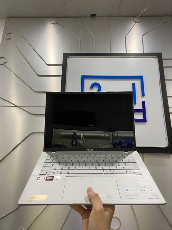 Laptop Asus VivoBook S14 - Ryzen AI 7 350 - Ram 32/512 SSD - Pin 99% - Màu bạc - Ngoại hình: 98% - FullBox