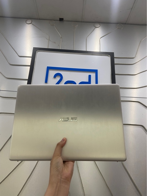 Laptop Asus Vivobook S14 X430FA - i5-8265U - 8/256 SSD/1TB HDD - Pin 45% - Màu bạc - Ngoại hình: 97% - Màn 1 chấm phản quang, ám hồng nhẹ - Kèm sạc