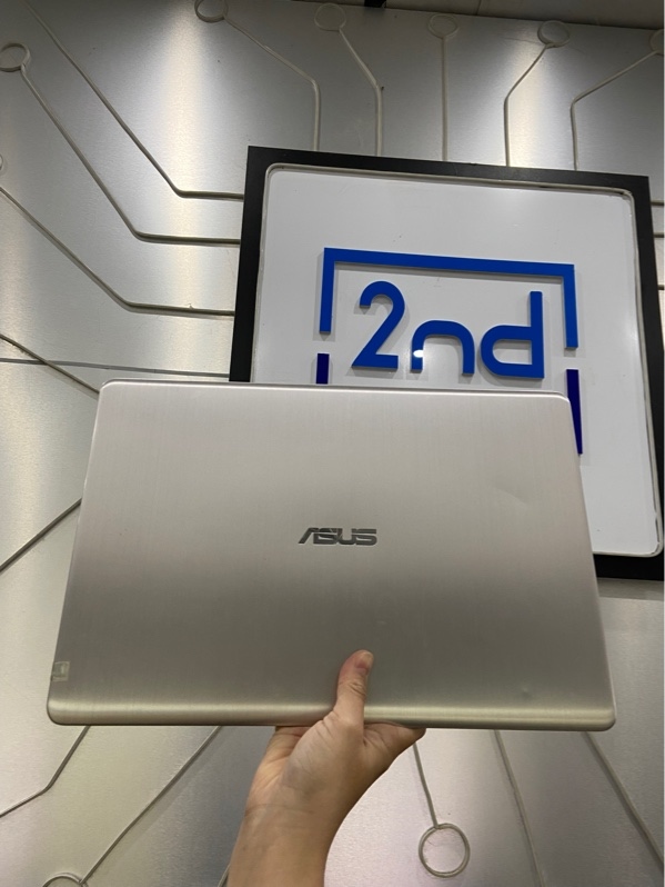 Laptop Asus Vivobook S15 X530UN - i5-8250U - Ram 4/256GB SSD - Pin 64% - Ngoại hình: 97% - Kèm sạc
