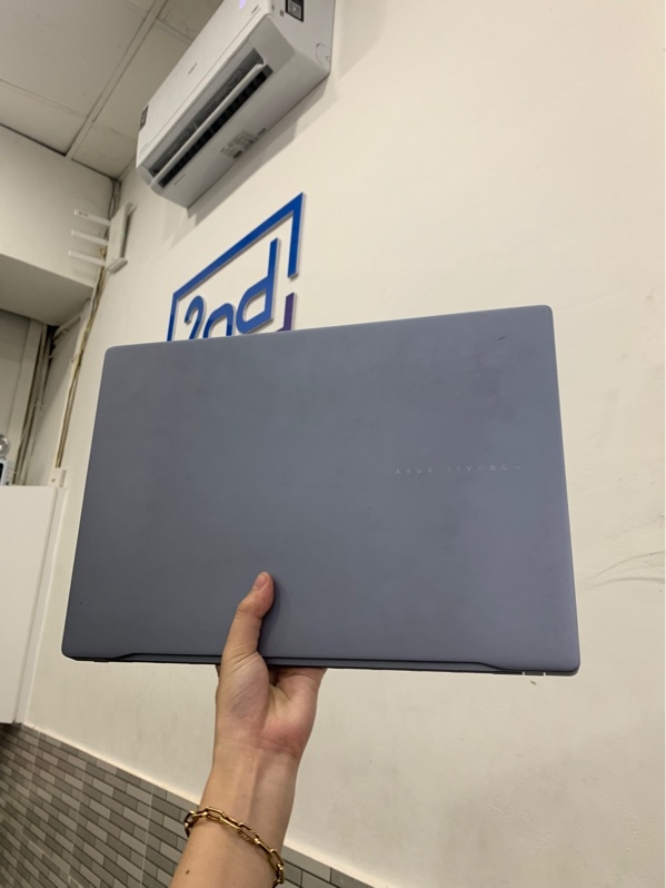 Laptop Asus vivobook S16 oled - Ultra 7 155h - Ram 16/512 ssd - Màu xanh - Pin 90% - Ngoại hình: 97% - Cấn góc, màn in phím - Kèm sạc