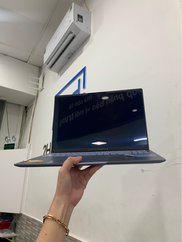 Laptop Asus vivobook S16 oled - Ultra 7 155h - Ram 16/512 ssd - Màu xanh - Pin 90% - Ngoại hình: 97% - Cấn góc, màn in phím - Kèm sạc