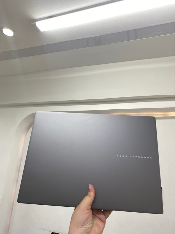 Laptop Asus Vivobook S16 S3607CA ultra 7 - 225H 16/1T - màn FullHD/ 144hz/ ips - Màu xám - Pin 90% - Ngoại hình 98% - Layout phím Thái - Kèm sạc