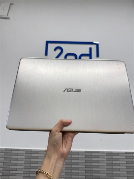 Laptop Asus Vivobook S510 - i5-8250u - Ram 8/120 SSD/1TB HDD - Màu xám - Pin 50% - Ngoại hình 97% - Bung bản lề, bảng lề yếu, 1 chấm phản quang, màn rộp, ám hồng - Body, kèm sạc