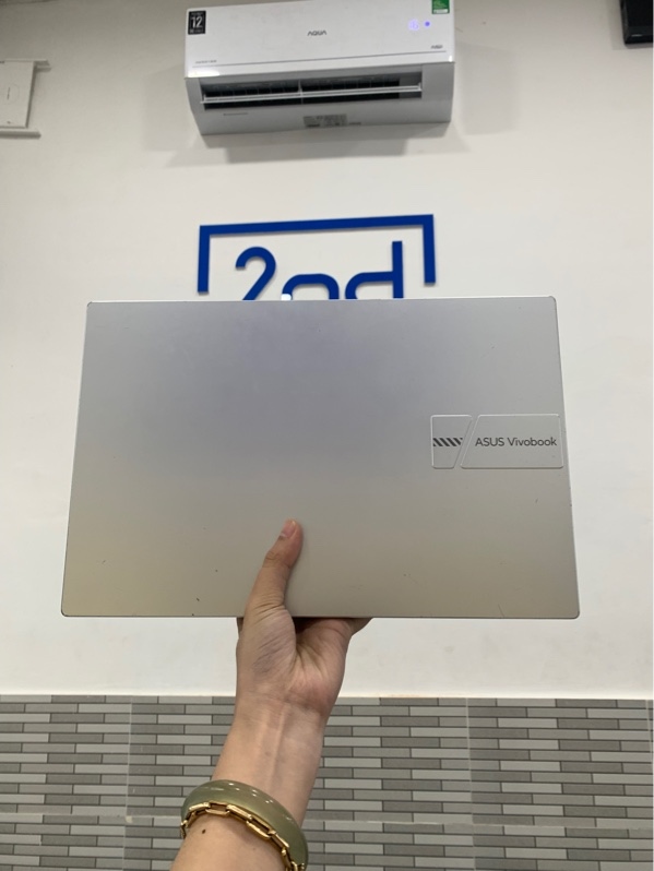 Laptop Asus Vivobook X1404ZA - i3-1215U - Ram 8GB/512GB SSD - Màu bạc - Pin 85% - Ngoại hình: 97% - Kèm sạc