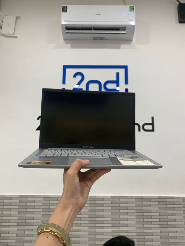 Laptop Asus Vivobook X1404ZA - i3-1215U - Ram 8GB/512GB SSD - Màu bạc - Pin 85% - Ngoại hình: 97% - Kèm sạc