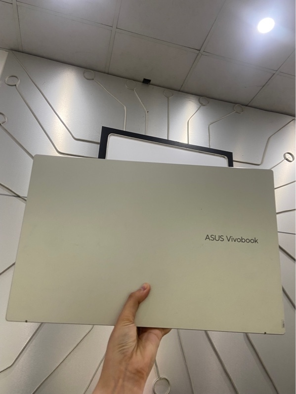 Laptop Asus Vivobook X1503ZA.306 - I5-12500H - Ram 16/512gb SSD - Pin 61% - Màu bạc - Ngoại hình: 97% - Kèm sạc