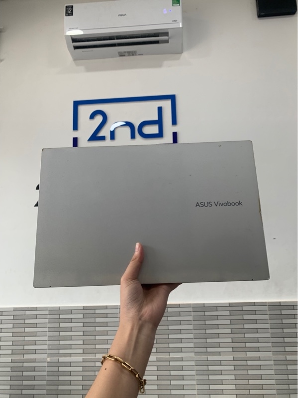 Laptop Asus vivobook X1503ZA - I5-12500h - Ram 8/512gb ssd - Màu bạc - Pin 75% - Ngoại hình: 97% - Cấn góc - Kèm sạc
