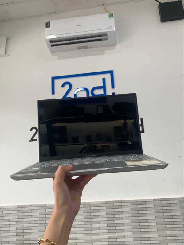 Laptop Asus vivobook X1503ZA - I5-12500h - Ram 8/512gb ssd - Màu bạc - Pin 75% - Ngoại hình: 97% - Cấn góc - Kèm sạc