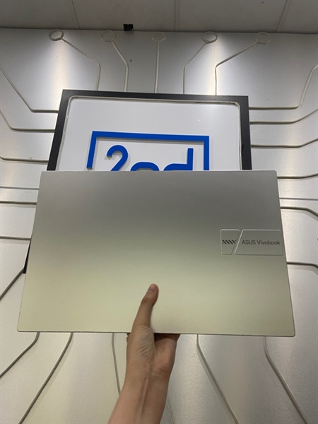 Laptop Asus Vivobook X1504VA - I5-1335U - Ram 8/512GB SSD - Pin 88% - Màu bạc - Ngoại hình: 98% - Kèm sạc