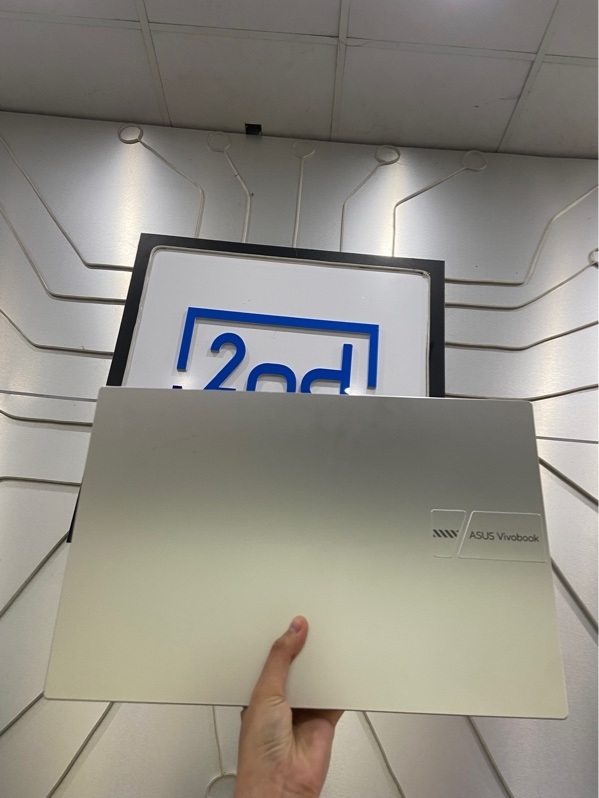 Laptop Asus vivobook x1504VA - Ram8/500GB SSD - Pin 99% - Màu xám - Ngoại hình: 98% - Kèm sạc - Còn bảo hành Asus 16/07/2027