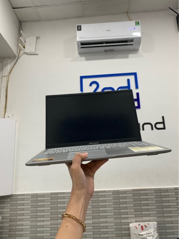 Laptop ASUS Vivobook X1504ZA - Intel Core i3-1215U - RAM 8GB/SSD 512GB - Màu bạc - Pin 80% - Ngoại hình: 97% - Kèm sạc